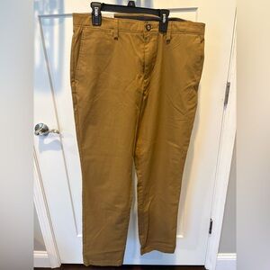Croft & Barrow Men's Khaki Chinos